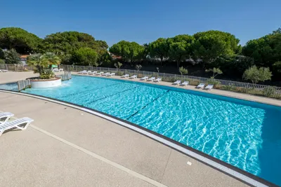 Bel Air Village Le Platin - Redoute Swimmingpool auf dem Campingplatz