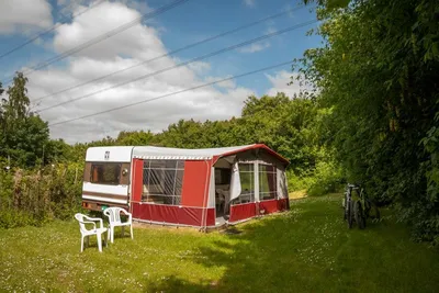 Camping Højsager -  Wohnwagenstellplätze im Grünen auf dem Campingplatz