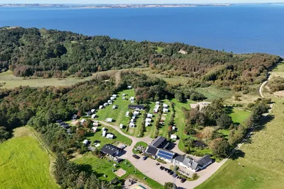 Fur Camping  FUR Camping  - Campingplatz aus der Vogelperspektive
