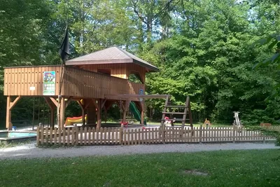 Camping Gäsi  -  Spielplatz vom Campingplatz im Grünen
