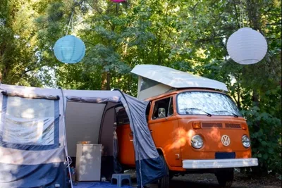 Gervanne Camping - Stellplatz im Schatten der Bäume