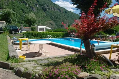 Camping Gottardo  -  Poolbereich auf dem Campingplatz