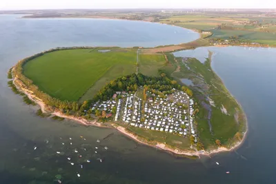 Haffcamp Boiensdorfer Werder - Übersicht auf das gesamte Campingplatz Gelände 