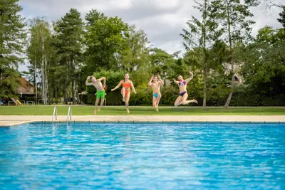 Camping Heidestrand - Pool im Freien auf dem Campingplatz