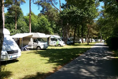 Camping Héliomonde - Standplätze auf dem Campingplatz