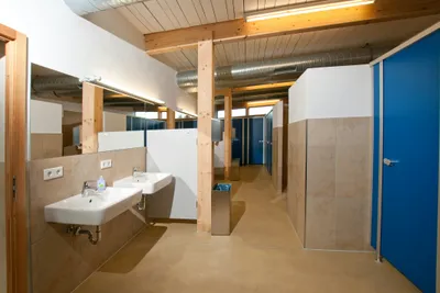 Camping Hofgut Hopfenburg  -  Sanitärbereich vom Campingplatz