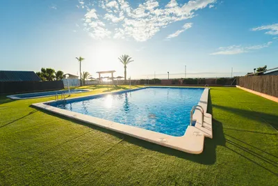 HolaCamp Chilches - Pool im Freien auf dem Campingplatz