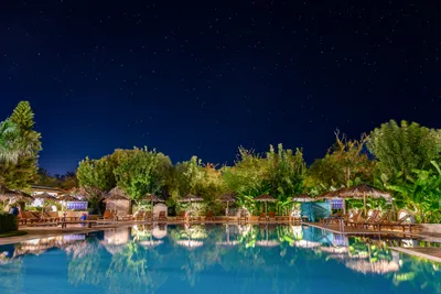 Camping Ionion Beach - Pool bein NAcht