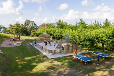 Camping Itxaspe  -  Spielplatz, Sportplatz und Tischtennis auf dem Campingplatz