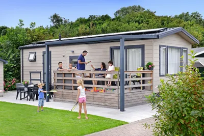 Camping Janse - Mobilheim mit Veranda auf dem Campingplatz
