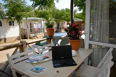 Camping Joncar Mar - Terrasse eines Ferienhauses