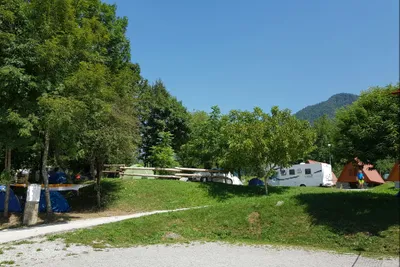 Kamp Siber - Stellplätze im Grünen