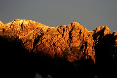Kamp Soča - Die Alpen im Licht des Sonnenuntergangs