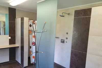 Karwendelcamp Scharnitz  - Dusche im Sanitärgebäude vom Campingplatz