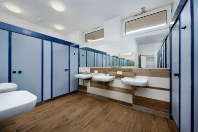 KNAUS Campingpark Eckwarderhörne - Innenansicht des Sanitärbereichs