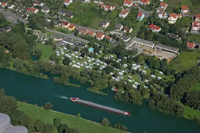 KNAUS Campingpark Frickenhausen - der direkt am Main gelegene Campingplatz aus der Vogelperspektive