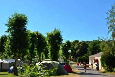 Camping L' Europe - Wohnwagen- und Zeltstellplatz an einer Strasse