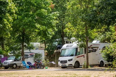 Camping La Bageasse - Wohnmobil- und  Wohnwagenstellplätze