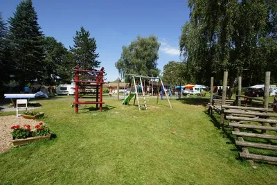 Camping La Bedure -  Campingplatz mit Kinderspielplatz und Rutsche