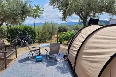 Camping La Fresneda - Zelt auf Standplatz