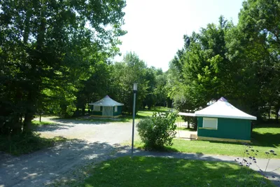 Camping La Fritillaire - Toilettenhäuser auf dem Campingplatz