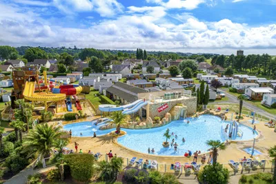 Capfun Camping Route Blanche  Camping La Route Blanche - Luftaufnahme des Wasserparks