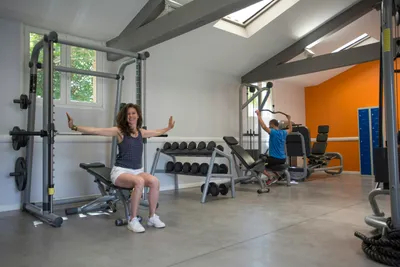 Camping la Sardane  -  Camper im Fitnessraum vom Campingplatz