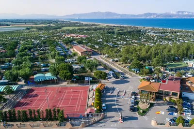 Camping Las Dunas - Vogelperspektive auf den Campingplatz und das gesamte Gelände