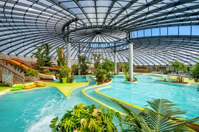 Le Domaine d' Inly - Hallenbad mit Wasserrutschen