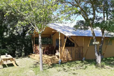 Camping Le Mas Cauvy  - Mobilheim mit Terrasse auf dem Campingplatz
