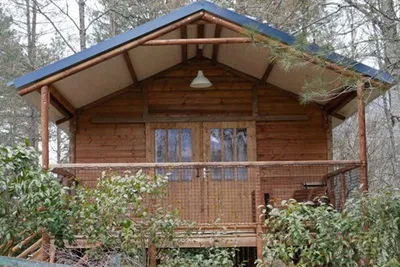 Camping Le Montagnou - Chalet mit Blick auf die Berge