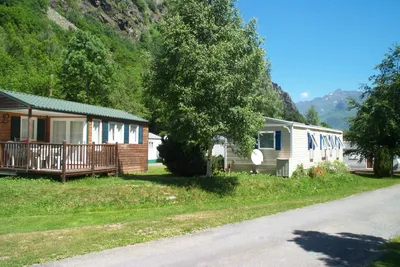 Camping Le Pain de Sucre - Ferienwohnungen im Grünen auf dem Campingplatz