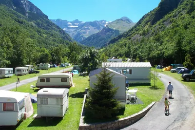 Camping Le Pain de Sucre - Campingplatz mit Blick auf die Berge