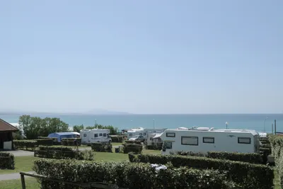 Camping Le Pavillon Royal  -  Stellplatz vom Campingplatz mit Blick auf den Atlantik