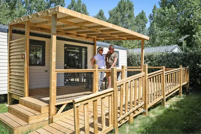 Flower Camping le Pavillon  - Mobilheim mit Terrasse auf dem Campingplatz