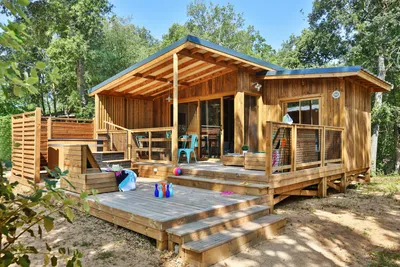Camping Le Petit Rocher - Außenansicht Mobilheim