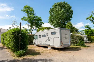 Flower Camping Le Rochelongue - Standplätze auf dem Campingplatz