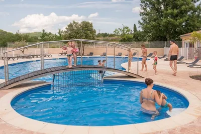 Camping Le Sous Bois  - Planschbecken und Pool auf dem Campingplatz