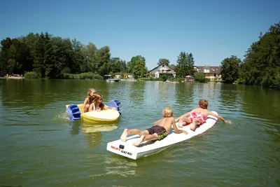 Lech Camping  - Kinder im See vom Campingplatz