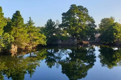 L'Eden Camping - Teich auf dem Campingplatz