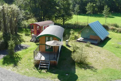 Camping Les Bombes  - Mobilheime auf dem Campingplatz