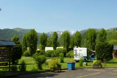 Camping Les Bombes - Standplätze auf dem Campingplatz