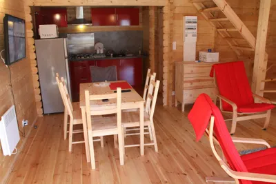 camping les lacs de maurienne  -  Innenansicht vom Mobilheim auf dem Campingplatz