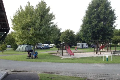 Camping Seasonova les Marguerites  Camping Les Marguerites  - Kinderspielplatz auf dem Campingplatz