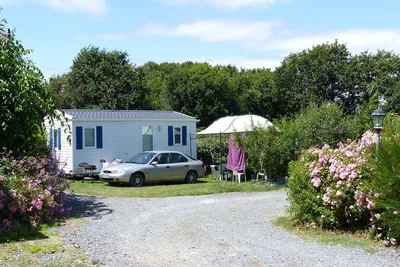 Camping Les Parcs  - Mobilheim im Grünen auf dem Campingplatz