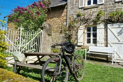Camping Les Quatre Saisons - Mountainbike auf dem Campingplatz