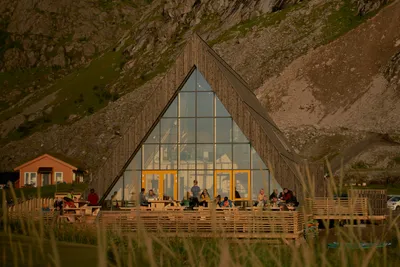 Lofoten Beach Camp - Strandbar mit Terrasse auf dem Campingplatz