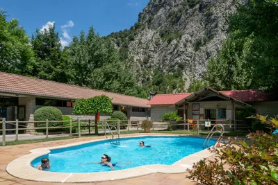 Camping Los Vives  - Blick auf den Pool des Campingplatzes