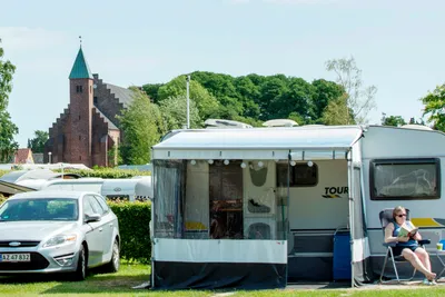 Maribo Sø Camping - Wohnmobil- und  Wohnwagenstellplätze auf der Wiese