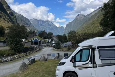 Melkevoll Bretun Camping - Standplätze auf dem Campingplatz